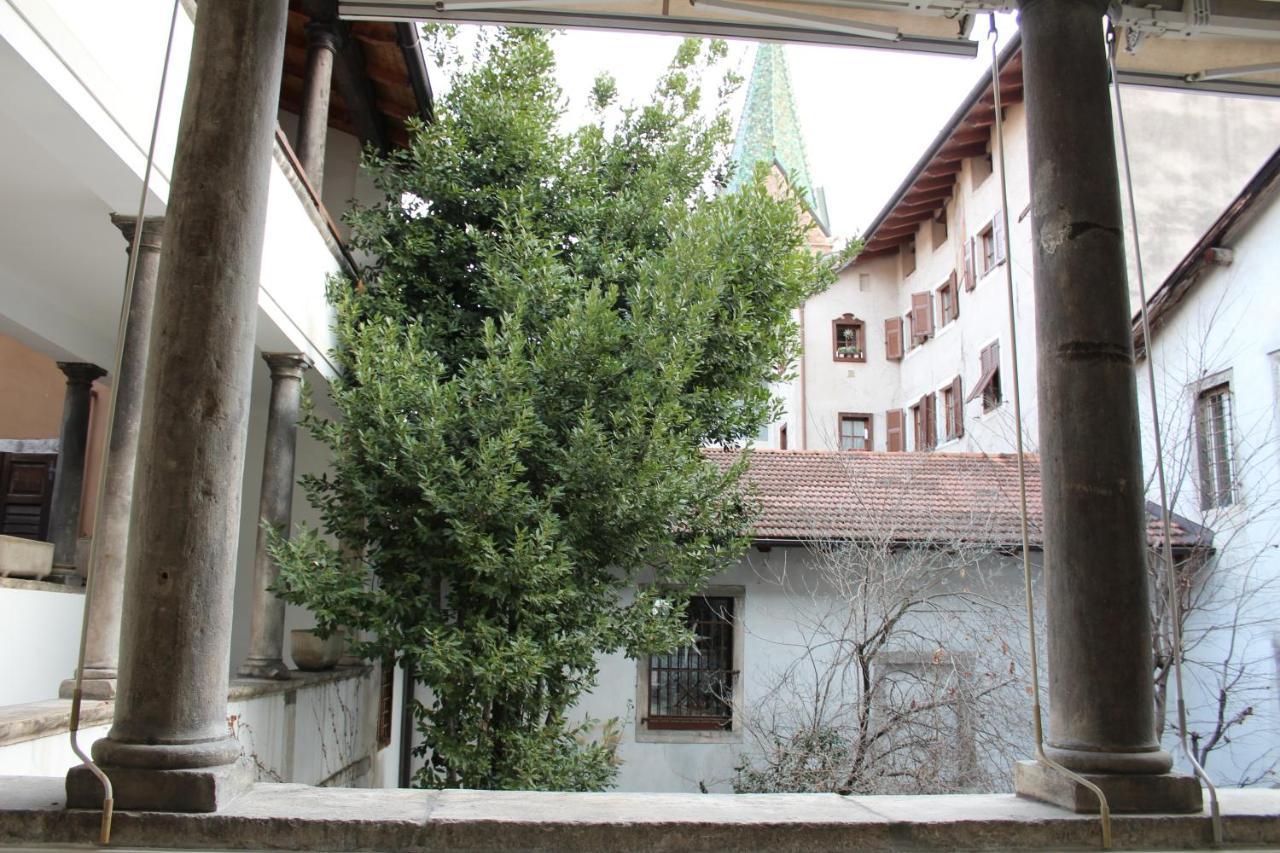 Appartamento Al Castello เตรนโต ภายนอก รูปภาพ